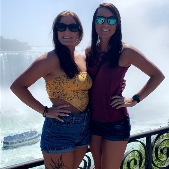 Meet Your Posher! - Picture 2 of 5